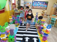 쌓기, 역할 ㅡ 횡단보도 건너기 - 달님반 - 삼천포 큰별어린이집 쌓기, 역할 ㅡ 횡단보도 건너기