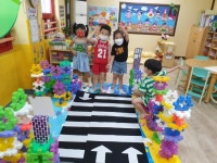 쌓기, 역할 ㅡ 횡단보도 건너기 - 달님반 - 삼천포 큰별어린이집 쌓기, 역할 ㅡ 횡단보도 건너기