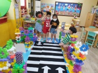 쌓기, 역할 ㅡ 횡단보도 건너기 - 달님반 - 삼천포 큰별어린이집 쌓기, 역할 ㅡ 횡단보도 건너기