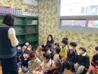 친구야 도서관에서 놀자~(23년 4월 27일) - 월-작은도서관 책친구 - 삶을 나누는 공간 더불어 숲 친구야 도서관에서 놀자~(23년 4월 27일)