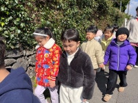 친구와 함께 산책해요 ☀️ - 창조반 친구들 - 보목어린이집 친구와 함께 산책해요 ☀️