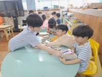 꼬모아르떼ㆍ책읽는 아이들 - 슬기롭고지혜로운친구들 - 꿈돌이예능어린이집 꼬모아르떼ㆍ책읽는 아이들