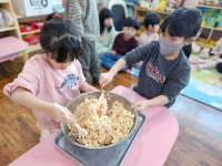 경로당을 다녀왔어요(따뜻한 마음을 전해요) - 슬기롭고지혜로운친구들 - 꿈돌이예능어린이집 경로당을 다녀왔어요(따뜻한 마음을 전해요)