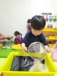 빵가루랑 놀아요~^^ 서구 관저동 마음어린이집 - photo 2025 - 마음 어린이집 빵가루랑 놀아요~^^ 서구 관저동 마음어린이집