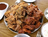 부산에서만 판다는 돼지갈비후라이드.jpgif - 악플달면 쩌리쩌려버려 - ＊여성시대＊ 차분한 20대들의 알흠다운 공간 부산에서만 판다는... 