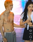 공연 중 뽀갈하는 현아던 커플.gif - 악플달면 쩌리쩌려버려 - ＊여성시대＊ 차분한 20대들의 알흠다운 공간 공연 중 뽀갈하는 현아던 커플.gif