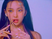 잡지사 브랜드필름같은 뉴진스 혜인 생일 영상 - 악플달면... 차분한 20대들의 알흠다운 공간 잡지사 브랜드필름같은 뉴진스 혜인 생일 영상