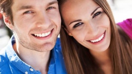 미국애들 미소지을때 입이 쫙쫙 찢어지는 이유ㅋㅋㅋㅋ(서양인미소의 특징?) - 악플달면... 미국애들 미소지을때 입이 쫙쫙 찢어지는... 