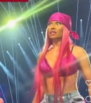 관객한테 노래부르라고 마이크줬는데 음치임; - 악플달면 쩌리쩌려버려 - ＊여성시대＊ 차분한 20대들의 알흠다운 공간 관객한테 노래부르라고... 