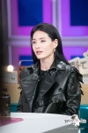 더쿠 - 최근 스우파 모니카의 프라다, 버버리, 미우미우, 돌체앤가바나, 발렌시아가 착장.jpg