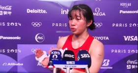 여자 복싱 54kg 임애지 준결승 진출 동메달 확보!.jpg (한국 여자 복싱 최초 메달) - 악플달면... 여자 복싱 54kg 임애지 준결승 진출 동메달... 