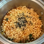 개꿀조합이라는 멸치칼국수+불닭볶음면 - 악플달면 쩌리쩌려버려... 차분한 20대들의 알흠다운 공간 개꿀조합이라는 멸치칼국수+불닭볶음면