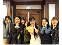 오늘자 콘서트에 효리네민박 김해시스터즈 초대한 아이유 - 악플달면... 알흠다운 공간 오늘자 콘서트에 효리네민박 김해시스터즈 초대한 아이유