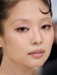 2026 제니 멧갈라 사진 모음 - 악플달면 쩌리쩌려버려 - ＊여성시대＊ 차분한 20대들의 알흠다운 공간 2026 제니 멧갈라 사진 모음