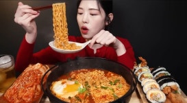 최근 문복희가 먹은 먹방 음식 .jpg - 악플달면 쩌리쩌려버려 - ＊여성시대＊ 차분한 20대들의 알흠다운 공간 최근 문복희가 먹은 먹방 음식 .jpg