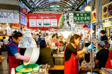 서울 종로구 광장시장 전골목 - 악플달면 쩌리쩌려버려 - ＊여성시대... 공간 모듬전과 빈대떡에 막걸리 한잔.. 서울 종로구 광장시장 전골목