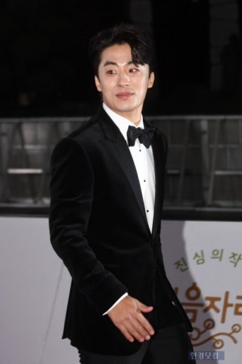 [단독] 이제훈 러브콜 통했나…구교환 '탈주' 출연 확정 - 악플달면 쩌리쩌려버려 - ＊여성시대＊ 차분한 20대들의 알흠다운 공간 [단독] 이제훈...