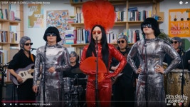 이희문 오방神과 : Tiny Desk Korea - 악플달면 쩌리쩌려버려... 차분한 20대들의 알흠다운 공간 이희문 오방神과 : Tiny Desk Korea