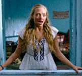 영화 ＜맘마미아＞ 3편 제작 준비중 - 악플달면 쩌리쩌려버려 - ＊여성시대＊ 차분한 20대들의 알흠다운 공간 영화 ＜맘마미아＞ 3편 제작 준비중