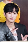 B1A4 진영 벌크업 전vs후 비교 - 악플달면 쩌리쩌려버려 - ＊여성시대＊ 차분한 20대들의 알흠다운 공간 B1A4 진영 벌크업 전vs후 비교