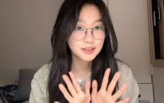 유튜버에서 배우로 데뷔한 신인 여배우 - 악플달면 쩌리쩌려버려... 차분한 20대들의 알흠다운 공간 유튜버에서 배우로 데뷔한 신인 여배우
