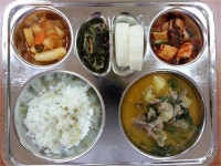 급식 감자탕 어디서도 못먹는 맛이라 아쉬운 달글 - 악플달면... 차분한 20대들의 알흠다운 공간 급식 감자탕 어디서도 못먹는 맛이라 아쉬운 달글