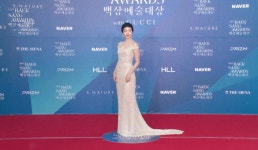 백상예술대상 레드카펫 김고은 - 악플달면 쩌리쩌려버려 - ＊여성시대＊ 차분한 20대들의 알흠다운 공간 백상예술대상 레드카펫 김고은