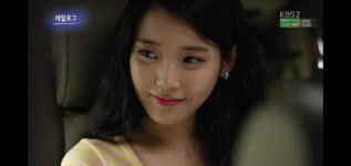 [프로듀사] 백승찬(김수현) 훔쳐보는 신디(아이유) - 인스티즈(instiz) 이슈 카테고리 [프로듀사] 백승찬(김수현) 훔쳐보는 신디(아이유)