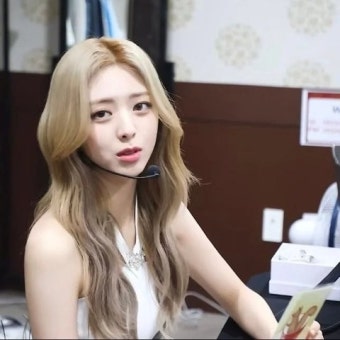 아이유가 있지 멤버들한테 썼던 손편지 - 악플달면 쩌리쩌려버려 - ＊여성시대＊ 차분한 20대들의 알흠다운 공간 아이유가 있지 멤버들한테 썼던...