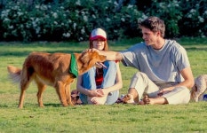 제이콥 엘로디 새 여자친구와 찍힌 파파라치.jpg - 악플달면... 차분한 20대들의 알흠다운 공간 제이콥 엘로디 새 여자친구와 찍힌 파파라치.jpg