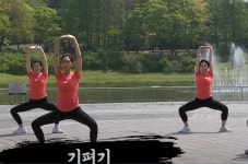 다시보니 쩔었던 그 시절의 ＜새천년 건강체조＞ - 악플달면... 차분한 20대들의 알흠다운 공간 다시보니 쩔었던 그 시절의 ＜새천년 건강체조＞