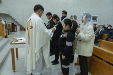 241224_성탄미사, 세례식 및 첫영성체 2 - 2024 사진 - 춘천교구 초당성당 홈페이지 241224_성탄미사, 세례식 및 첫영성체 2