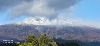 한라산에 올가을 첫눈이 내렸습니다. - 올레길농장[한라봉/귤] - 친환경농산물을 사랑하는 사람들 한라산에 올가을 첫눈이 내렸습니다.