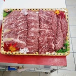 감동축산 육류코너 - 부치미네참살이 [마장동한우] 7월 8일 한우왕사골+한우사태,한돈생삼겹살1근15,000,한돈목살11,800외 세일합니다