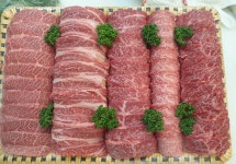 감동축산 육류코너 - 부치미네참살이 [마장동한우] 7월 8일 한우왕사골+한우사태,한돈생삼겹살1근15,000,한돈목살11,800외 세일합니다