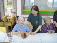 원예활동 - 활동사진 - 큰나무노인주간보호센터 032-678-2966 큰나무노인주간보호센터 032-678-2966