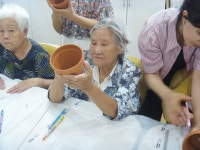 원예활동 - 활동사진 - 큰나무노인주간보호센터 032-678-2966 큰나무노인주간보호센터 032-678-2966