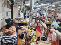 5.1 의왕바운스 실내놀이터 체험 & 돼지갈비 식사 - 2025년 활동사진 - 샤론지역아동센터 5.1 의왕바운스 실내놀이터 체험 & 돼지갈비 식사