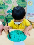 7월 21일 목요일- 수박부채를 만들어요 - 예쁜고운반앨범(만2세) - 국공립둥지어린이집 7월 21일 목요일- 수박부채를 만들어요