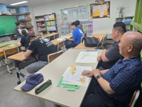 (화) 수업(시낭송,문해교육,초등,중등,고등) 사진 - 야학 풍경 - 동두천 두드림장애인학교 2025.07.22.(화) 수업(시낭송,문해교육,초등,중등... 