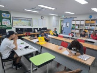 (화) 수업(시낭송,문해교육,초등,중등,고등) 사진 - 야학 풍경 - 동두천 두드림장애인학교 2025.07.15.(화) 수업(시낭송,문해교육,초등,중등... 