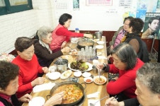 2026-02-25경로당 총회(시집안간돼지집) - 경로당(9통마을)대소행사 - 파주으름나무 2026-02-25경로당 총회(시집안간돼지집)