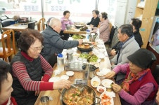 2026-02-25경로당 총회(시집안간돼지집) - 경로당(9통마을)대소행사 - 파주으름나무 2026-02-25경로당 총회(시집안간돼지집)