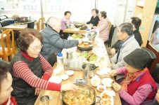 2026-02-25경로당 총회(시집안간돼지집) - 경로당(9통마을)대소행사 - 파주으름나무 2026-02-25경로당 총회(시집안간돼지집)