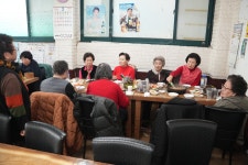 2026-02-25경로당 총회(시집안간돼지집) - 경로당(9통마을)대소행사 - 파주으름나무 2026-02-25경로당 총회(시집안간돼지집)