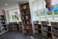 숲속 옹달샘 작은 도서관이 공립 작은 도서관으로 재개관되다 - 권춘희 - 의왕시 시니어기자단 숲속 옹달샘 작은 도서관이 공립 작은 도서관으로... 