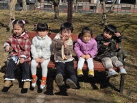 친구들과 손을 잡고 놀이터에 다녀왔어요^^ - ★사랑반★ - ★-첨단재능어린이집-★ 친구들과 손을 잡고 놀이터에 다녀왔어요^^