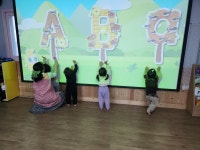 3월 2주 열매반, 잎새반 원어민 수업 - 미국원어민 영어 놀이활동방 (4세.5세.6세.7세) - 짝꿍숲 어린이집 3월 2주 열매반, 잎새반 원어민 수업
