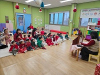 원장님이 들려주는 동화 요정의 반지 - 행사 소개 - 충주시립옹달샘어린이집 원장님이 들려주는 동화 요정의 반지