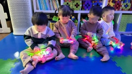 뮤직컴스토리-반짝반짝 반딧불이 - 꼬마별반 (바깥.특별활동) - ☆~별수아 어린이집~☆ 뮤직컴스토리-반짝반짝 반딧불이